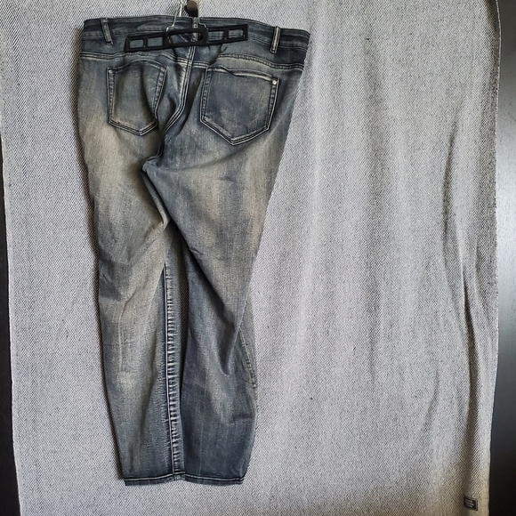 Love & Legend - Dustywash Distressed Skinny Jeans - Size 16 - EUC - Picture 2 of 10